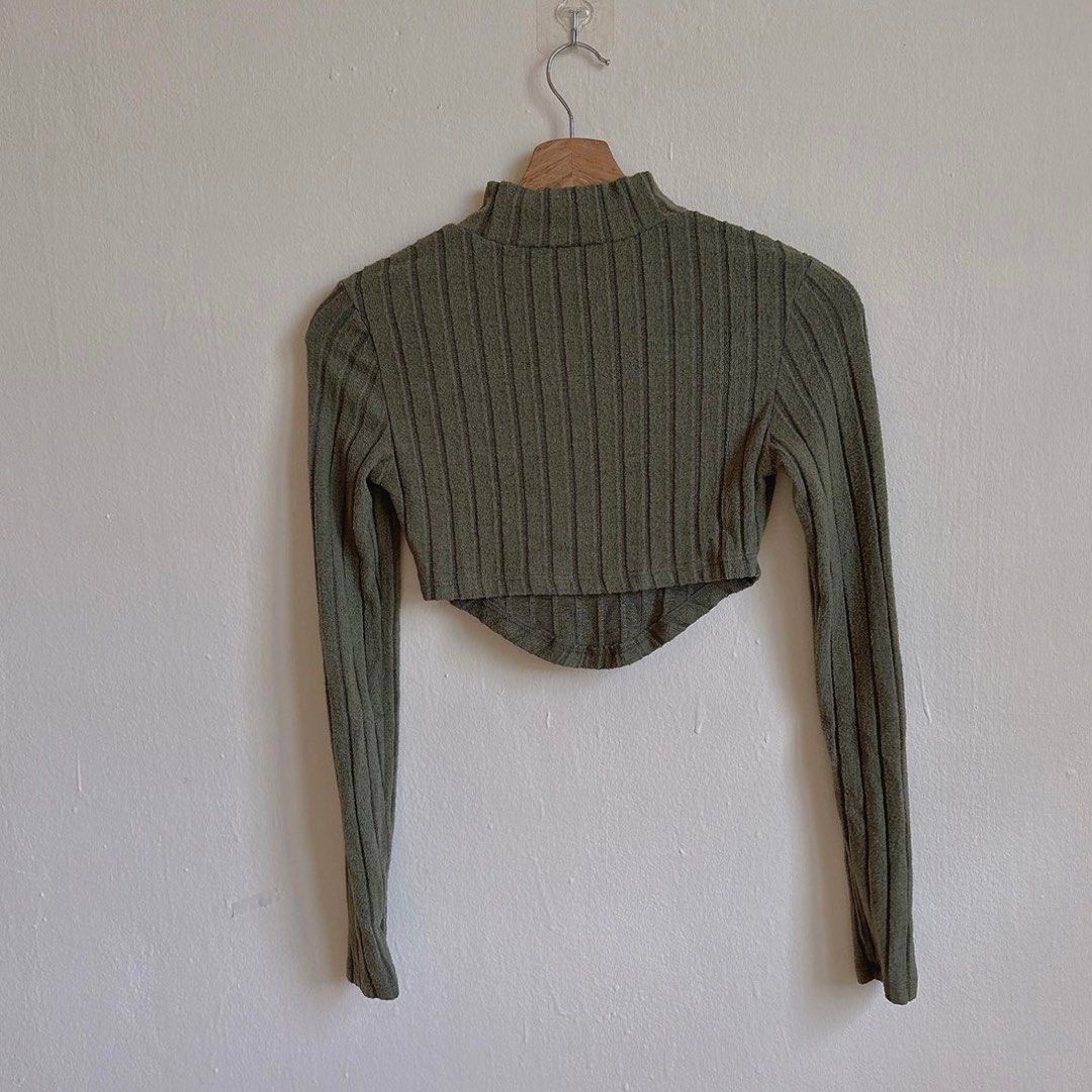 Ribbed knit crop top, Women's Fashion, Tops, Longsleeves on Carousell