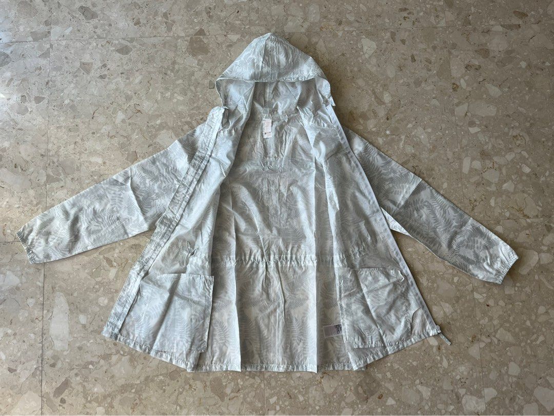 Decathlon Quechua raincoat windproof and water repellent