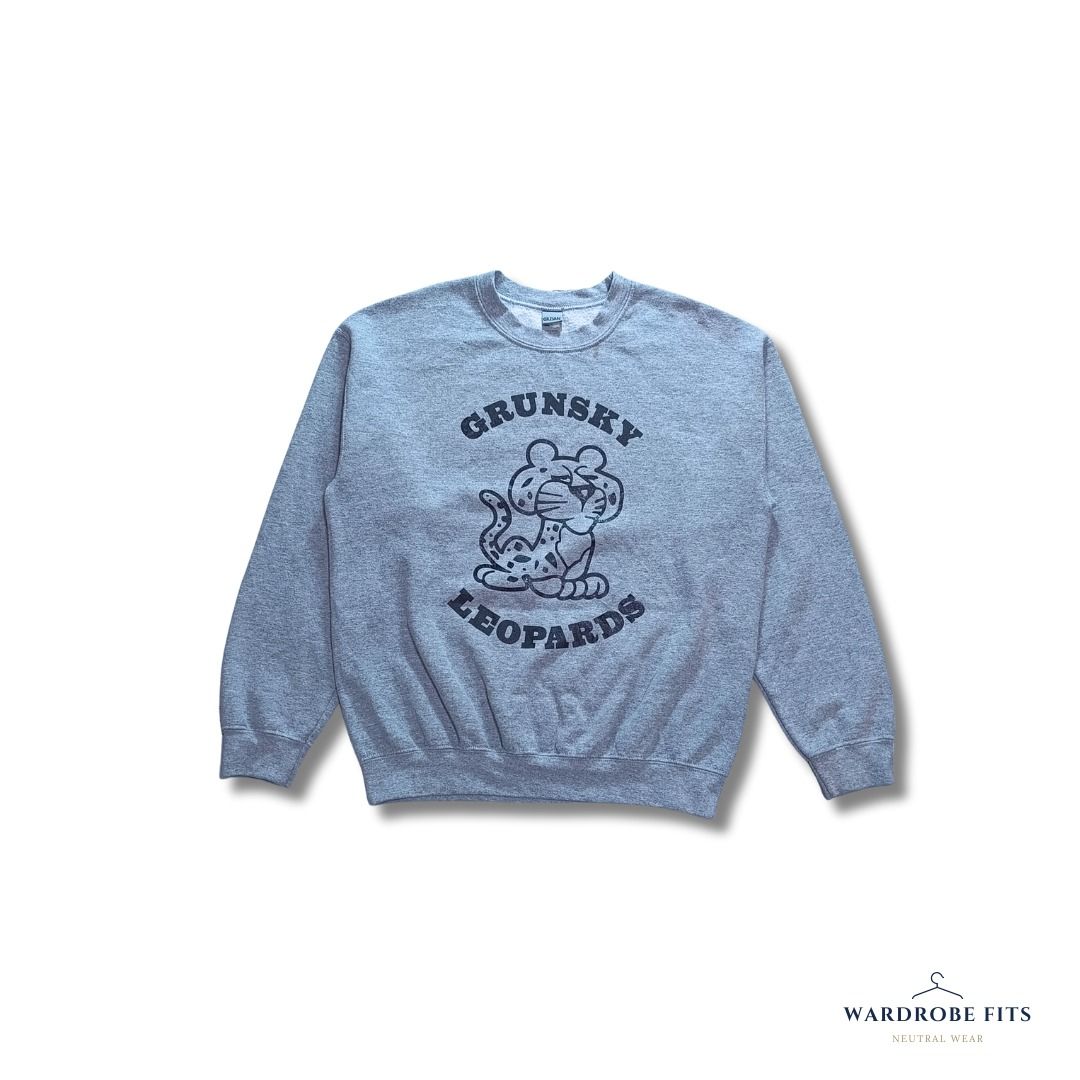 Gildan Pullover Men s Fashion Activewear on Carousell