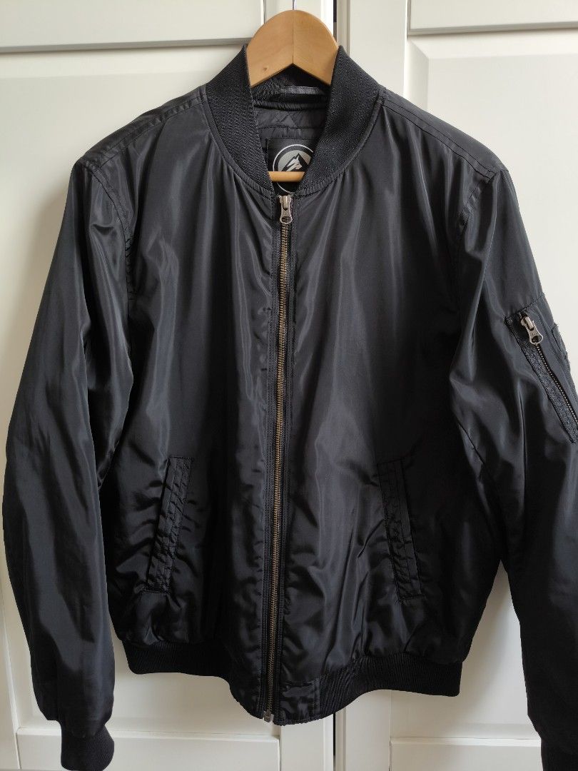 Giordano men s Bomber Jacket black colour