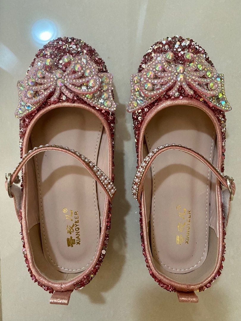 Girls hotsell design shoes