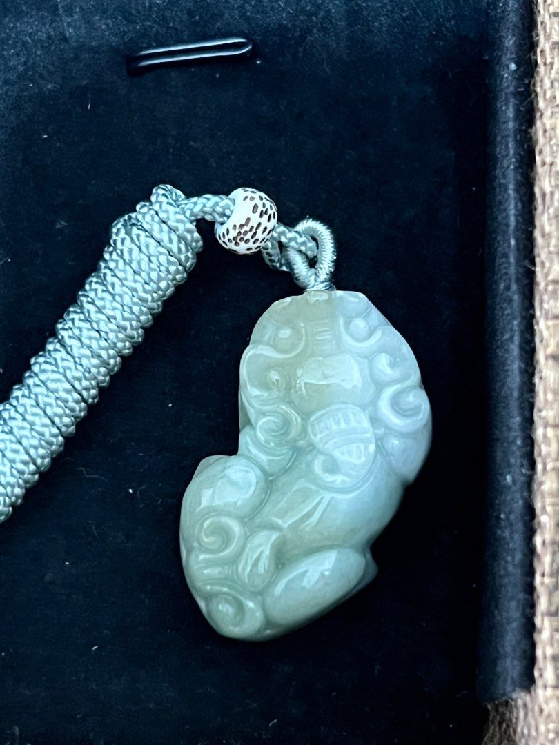 Grade a jade pendant hotsell