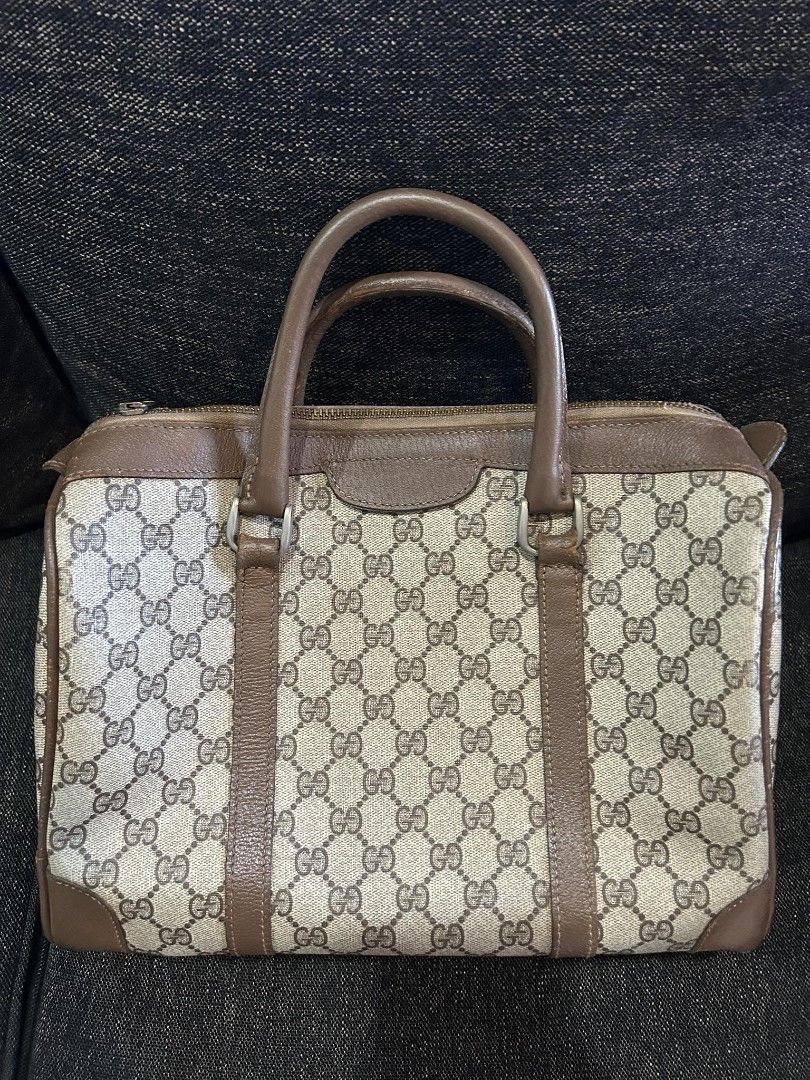 Gucci Beige travel bag Authentic (Category: Luxury Bags & Wallets) located in Bulacan. Submitted by JewelsbyEllize (Listing ID 1280548825, Image 2). Description: Length: 12.5 " Width: 6.5" Height: 8.5".
