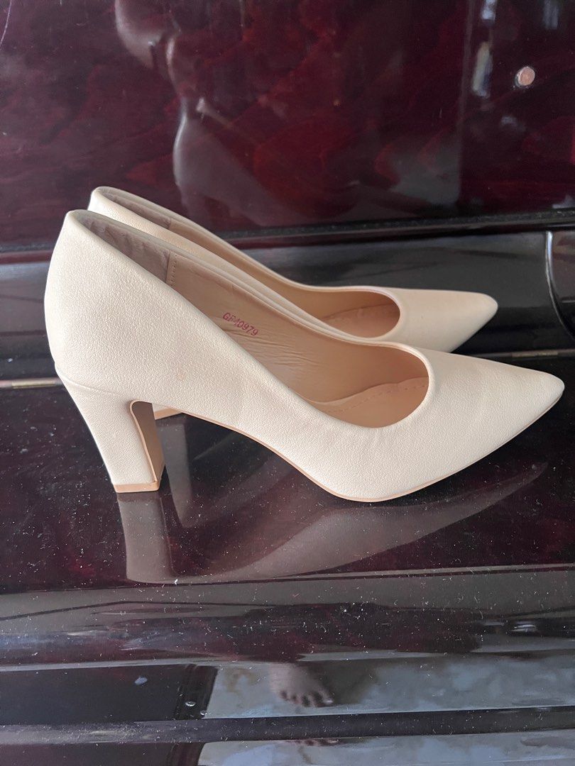 Pump heel shoes store