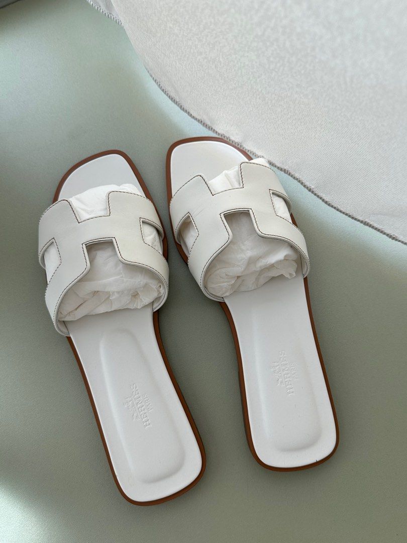 White oran hotsell hermes sandals
