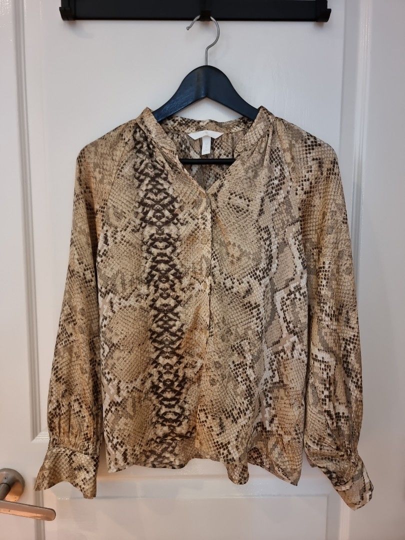 H M Classy Snakeskin Top Women s Fashion Tops Blouses on Carousell
