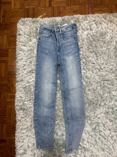 (Category: ) located in . Submitted by edana (Listing ID 1281175668, Image 1). Description: .