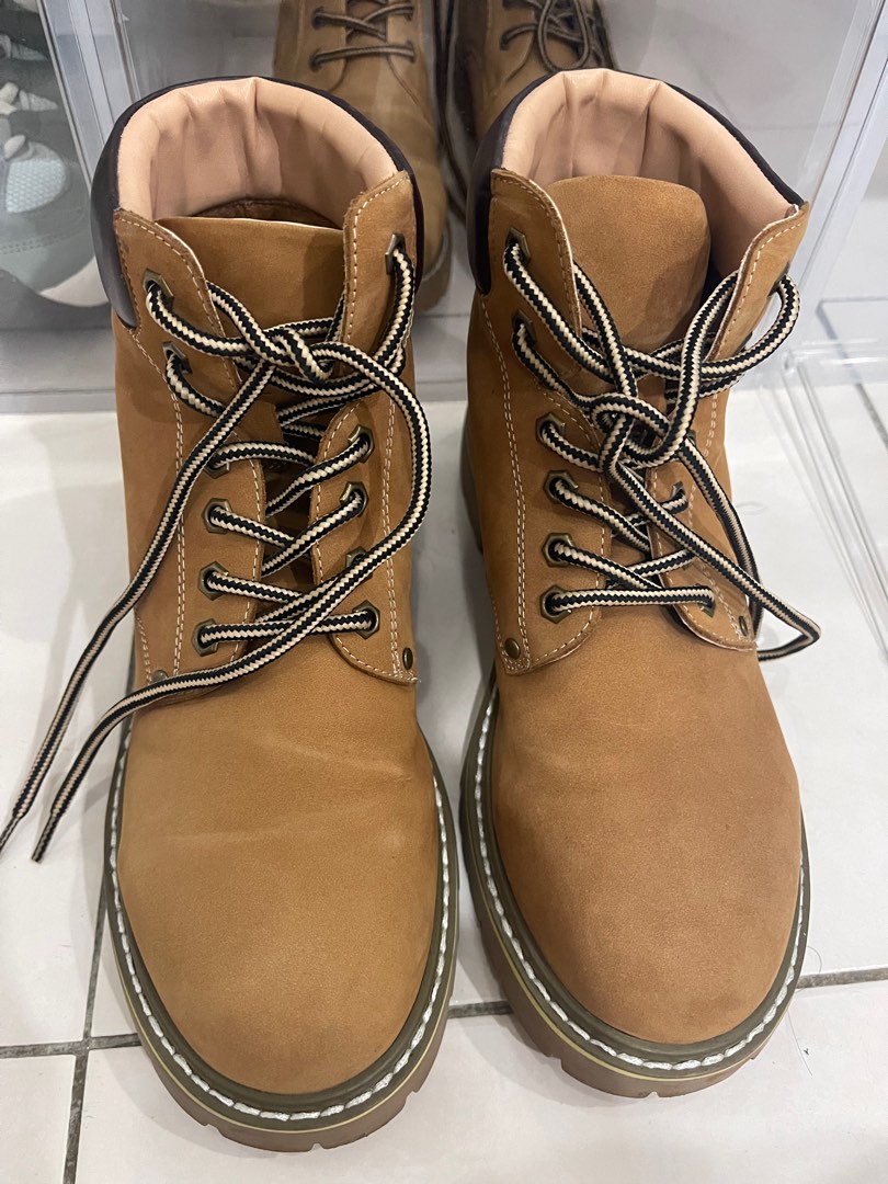 Hotwind boots store