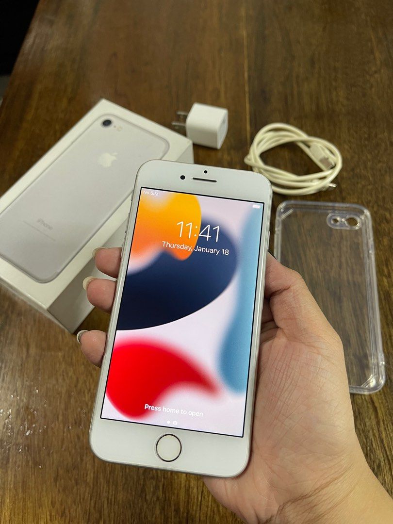 iPhone 7 (128GB) (Category: iPhone 7 Series) located in Manila. Submitted by sccxvph5xk24516 (Listing ID 1281092866, Image 1). Description: Iphone 7 128gb, White (Rush)❗️ ✅ 128gb ✅ W/ box ✅ W/ charger ✅ W/ new clear case ✅ Good condition ✅ Quality Front & Back Cam ✅ Working Touch ID ✅ No iCloud issues ✅ All buttons are working ✅ 100% Battery Health (Replaced) ✅ Globe line ✅ Very Minimal Scratches ✅ Test-All-You-Want ✅ All Original 📍 Open for mee