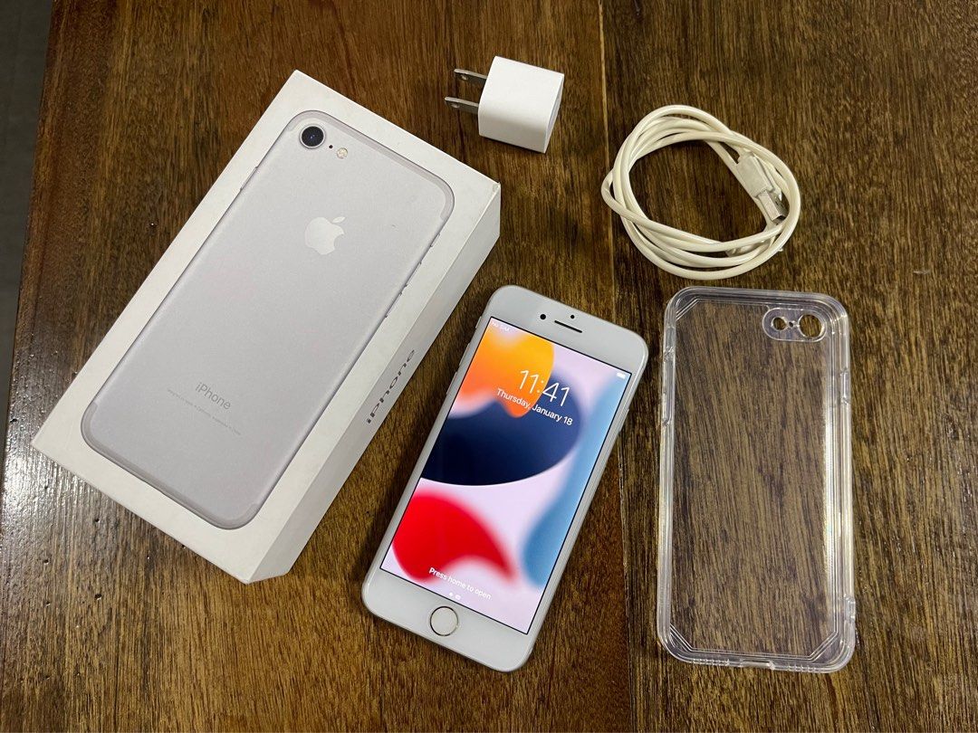 iPhone 7 (128GB) (Category: iPhone 7 Series) located in Manila. Submitted by sccxvph5xk24516 (Listing ID 1281092866, Image 2). Description: Iphone 7 128gb, White (Rush)❗️ ✅ 128gb ✅ W/ box ✅ W/ charger ✅ W/ new clear case ✅ Good condition ✅ Quality Front & Back Cam ✅ Working Touch ID ✅ No iCloud issues ✅ All buttons are working ✅ 100% Battery Health (Replaced) ✅ Globe line ✅ Very Minimal Scratches ✅ Test-All-You-Want ✅ All Original 📍 Open for mee