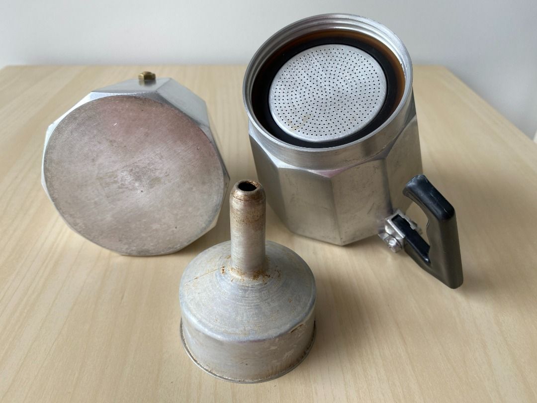 Italian Style Aluminum Moka Pot 6 cups, Furniture & Home Living, Kitchenware & Tableware, Coffee