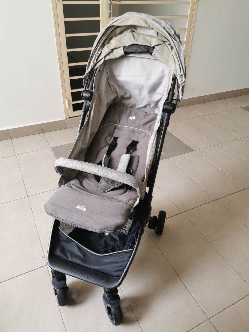 Joie pact hotsell lite dlx