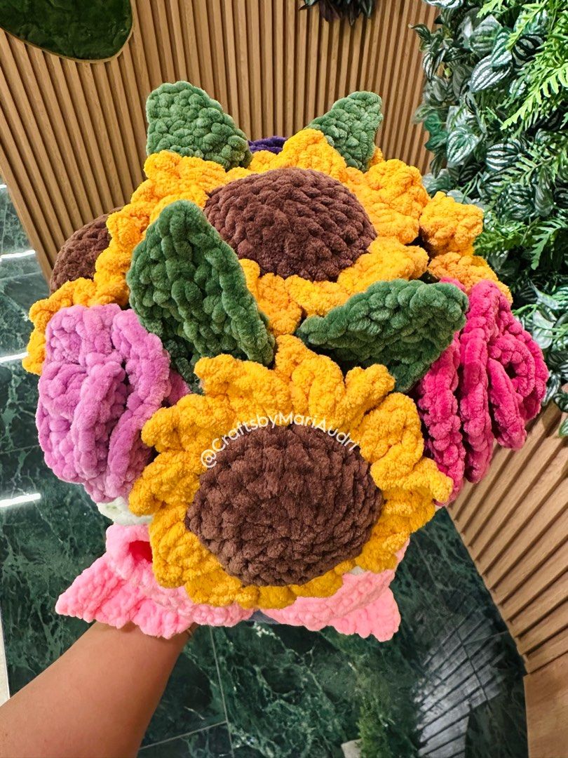 HK Kirbie Plushie Crochet Flower Bouquet