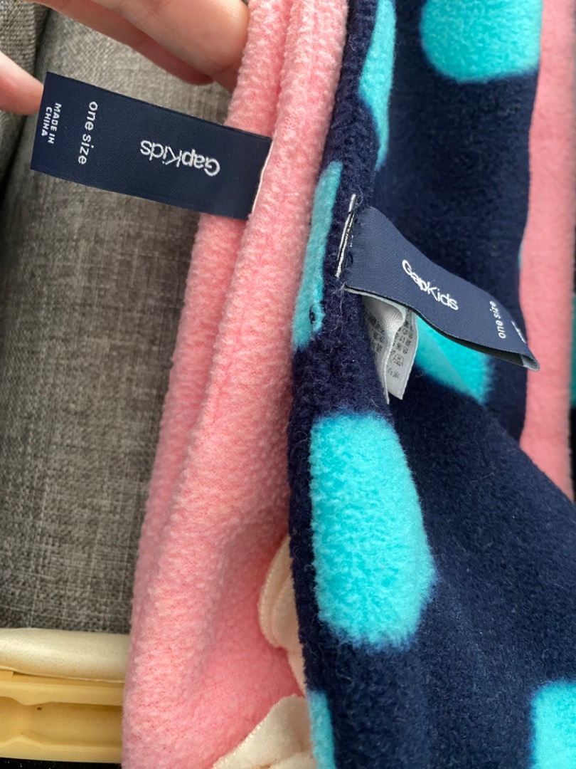 Gap kids store scarf