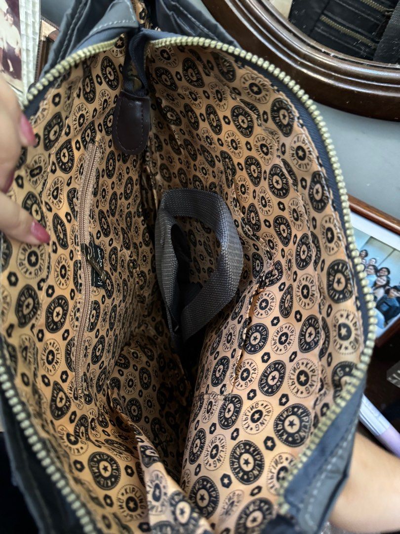 Kipling Tote Bag (Category: Tote Bags) located in Quezon City. Submitted by arivee (Listing ID 1281161053, Image 3). Description: KIipling tote Bag Class A from Vietnam Big and spacey.