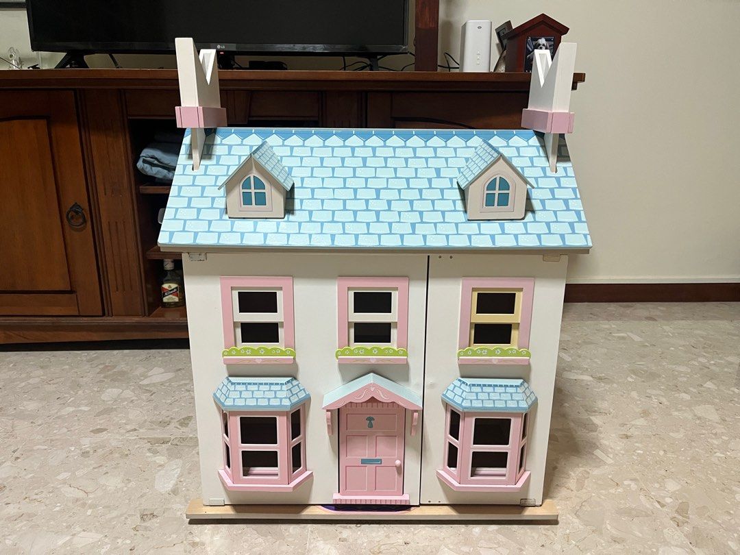 Le toy sale van mayberry manor