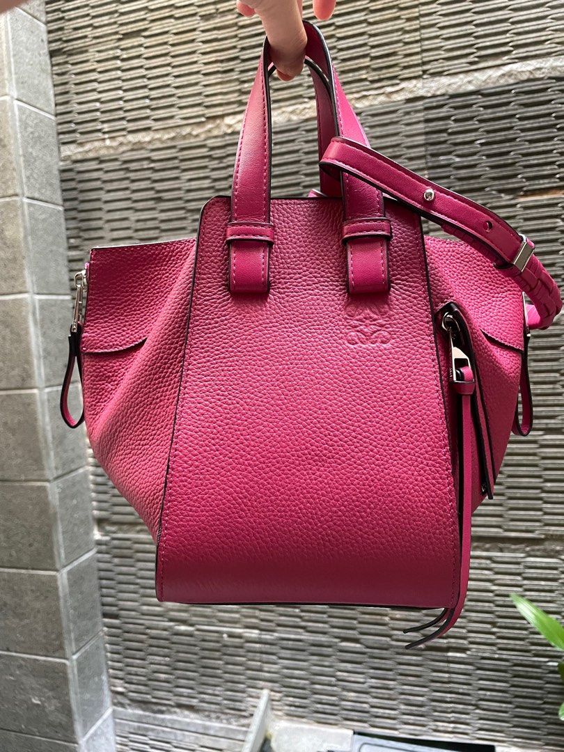 Loewe hammock fushia kulit asli pre Barang Mewah Tas Dompet di Carousell
