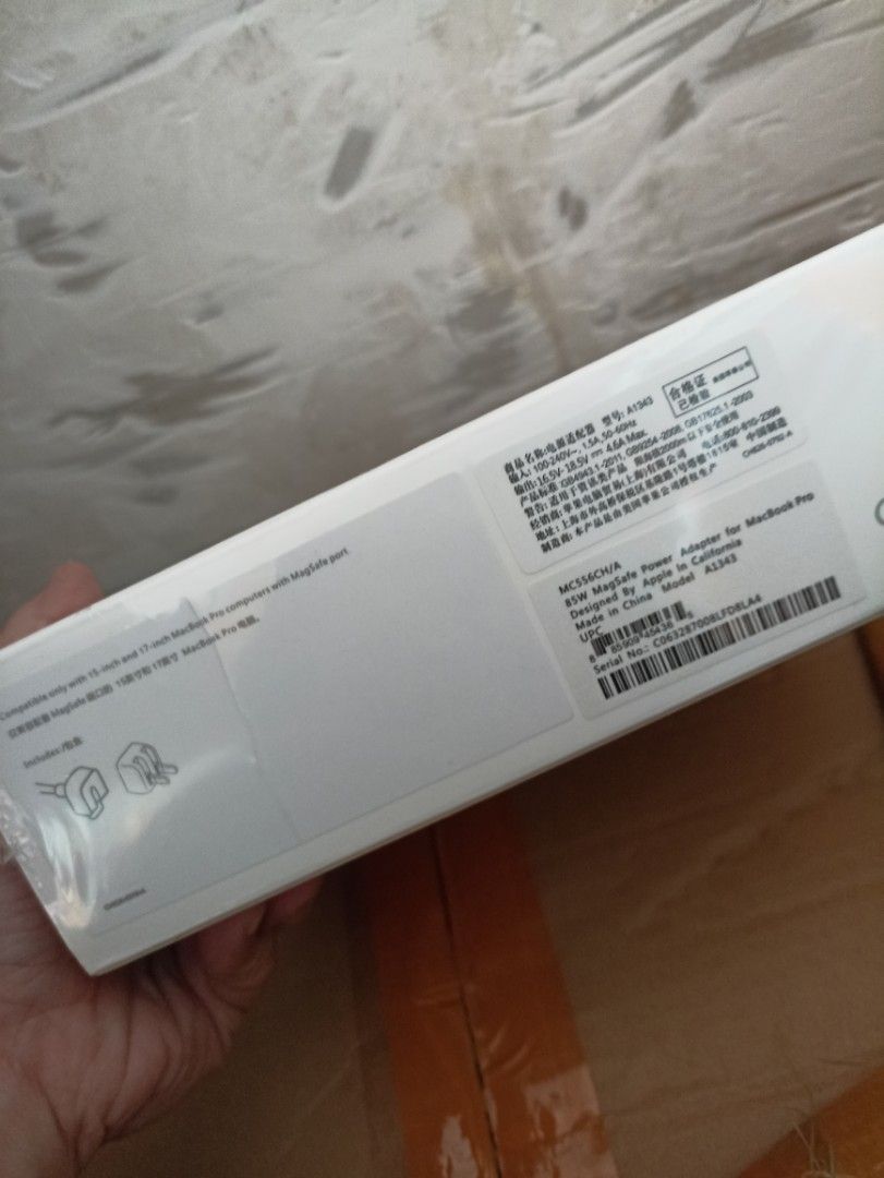 Magsafe 85w charger L type (Category: Chargers) located in Manila. Submitted by magppmhab70509 (Listing ID 1281111885, Image 2). Description: Brandnew Magsafe 85w Charger L type.