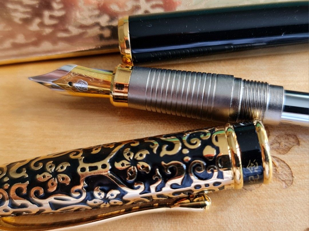 Memory of Hong Kong Return in 1997 HERO Commemorative Fountain Pen