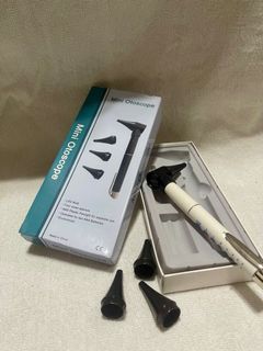 Mini Otoscope with 4 specula battery not included