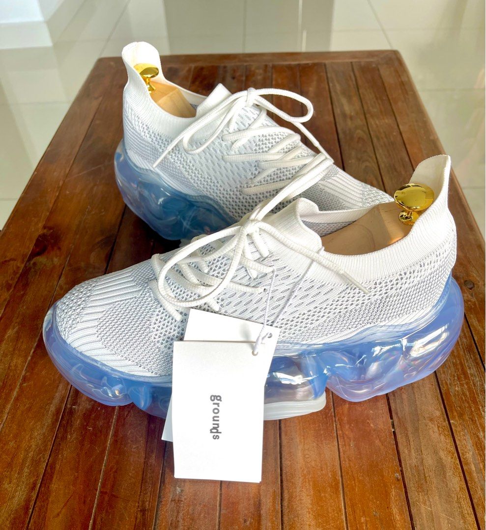 MOOPIE WHITEGRAY / ICEGRAY / 27.5, Men's Fashion, Footwear