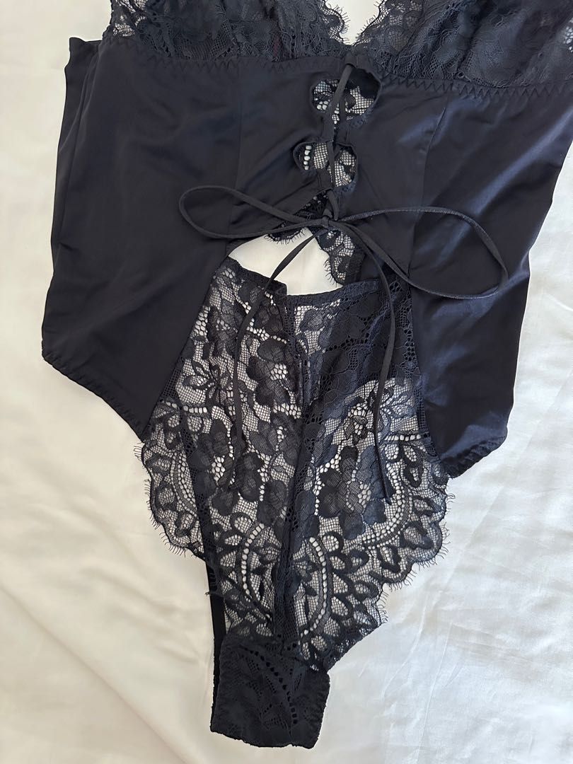 NEW La Senza Black Lace Bodysuit size XL, Women's Fashion, New  Undergarments & Loungewear on Carousell