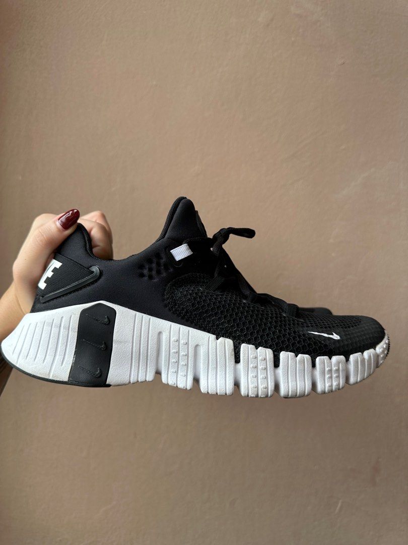 nike free metcon 4 Women s Fashion Footwear Sneakers on Carousell