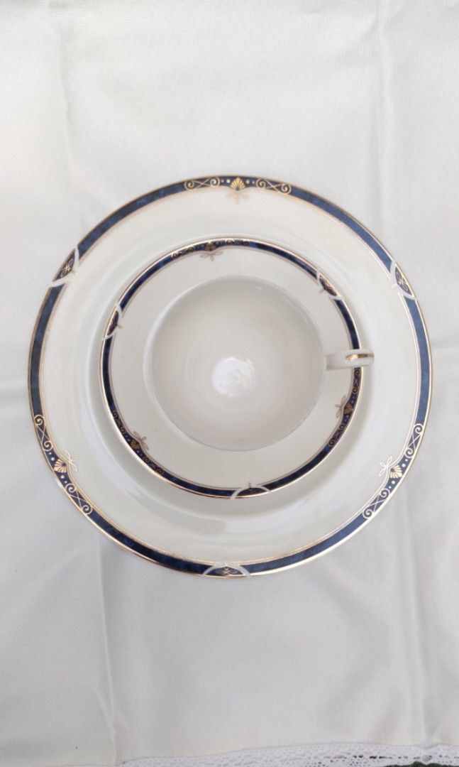 Nostalgie Istanbul Orient Express Set for 450 (Category: Coffee & Tea Tableware) located in Manila. Submitted by retroflash (Listing ID 1281077826, Image 2). Description: 3 pcs for 450 Cup Saucer Dinner plate No chips, intact gold/blue, no faded area Like new.