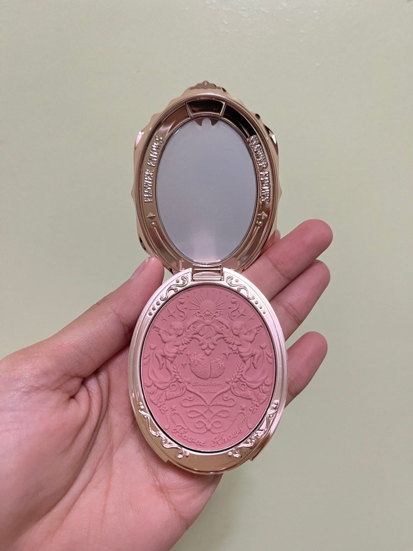 [ONHAND] FLOWER KNOWS STRAWBERRY ROCOCO CLASSIC BALLET BLUSH (Category: Makeup) located in Mandaluyong City. Submitted by annyeong07_ (Listing ID 1281144536, Image 2). Description: ✅ brandnew ✅ with original box ✅ sc/o for sf purposes only ✅ same-day delivery 📍pasig.