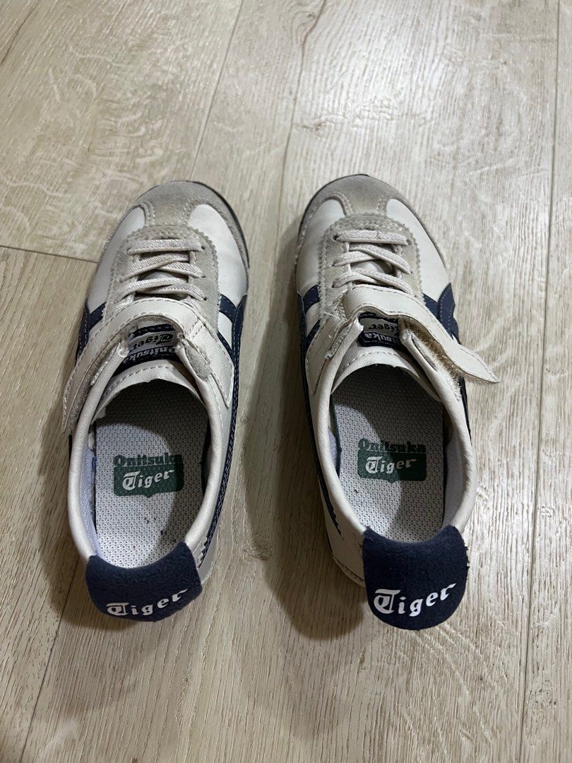 Onitsuka Tiger (Category: Sneakers) located in Singapore. Submitted by rayqin (Listing ID 1281005155, Image 3). Description: Kids size US11 Refer to photo for more details.