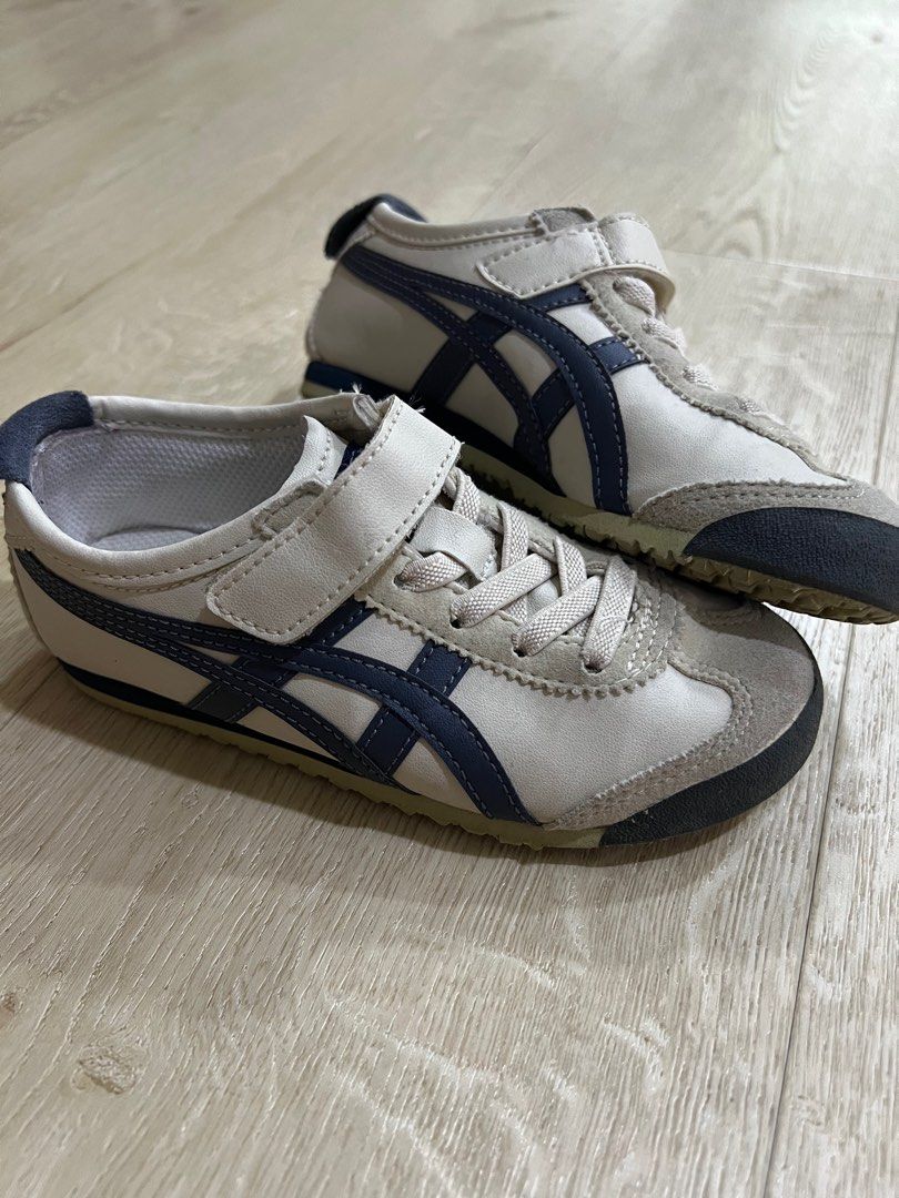 Onitsuka Tiger (Category: Sneakers) located in Singapore. Submitted by rayqin (Listing ID 1281005155, Image 2). Description: Kids size US11 Refer to photo for more details.