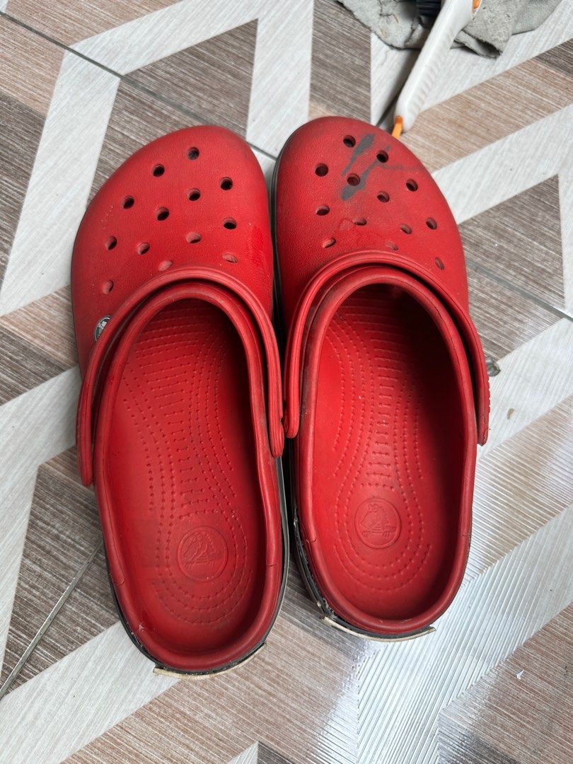 Original crocs men, Fesyen Pria, Sepatu , Sandal di Carousell