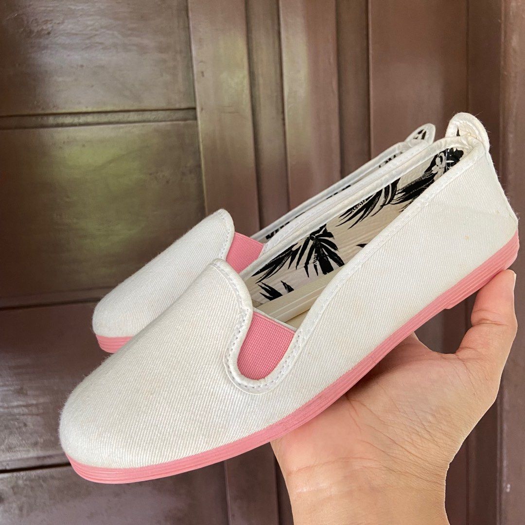 Womens flossy shoes top