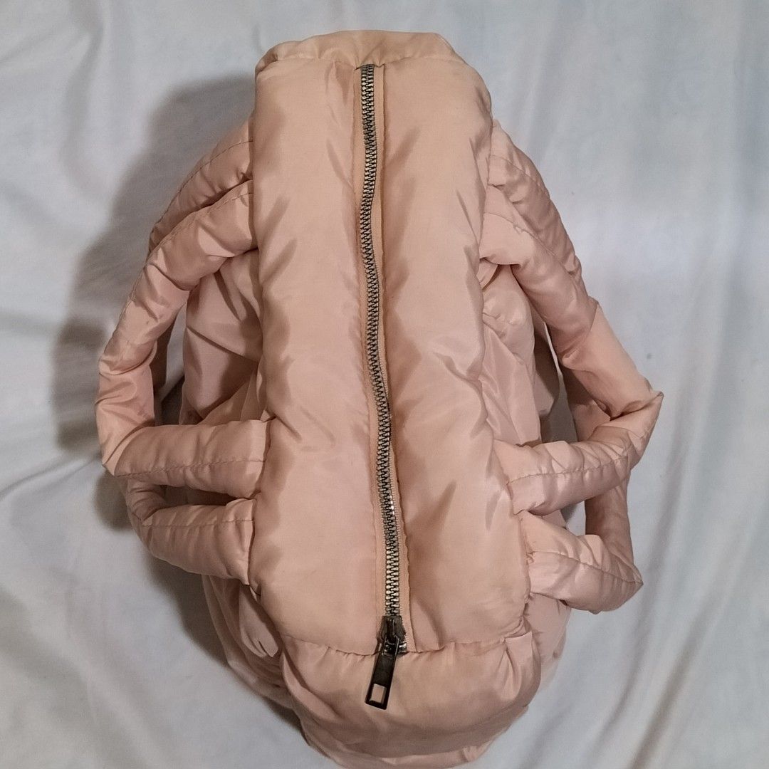 Pink Puffy Bag (My Mum Made It Dupe) (Category: Tote Bags) located in Dasmarinas. Submitted by beadancel (Listing ID 1281097534, Image 2). Description: Pink Puffy Bag (My Mum Made It Dupe) • Selling it less than half the price I got it for • Flaws disclosed in actual pictures posted above • Needs cleaning • Condition: 7/10.