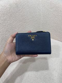Prada medium wallet