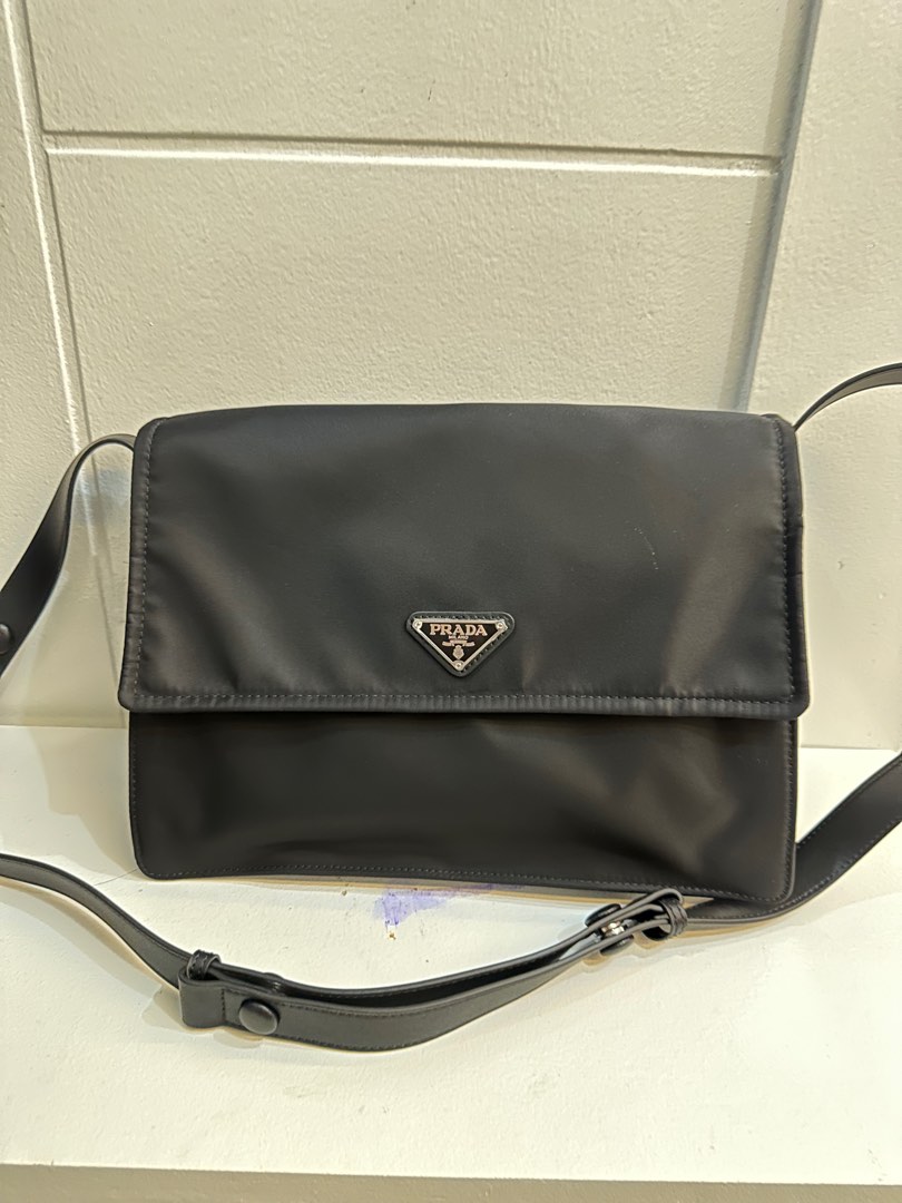 Prada messenger online bag price