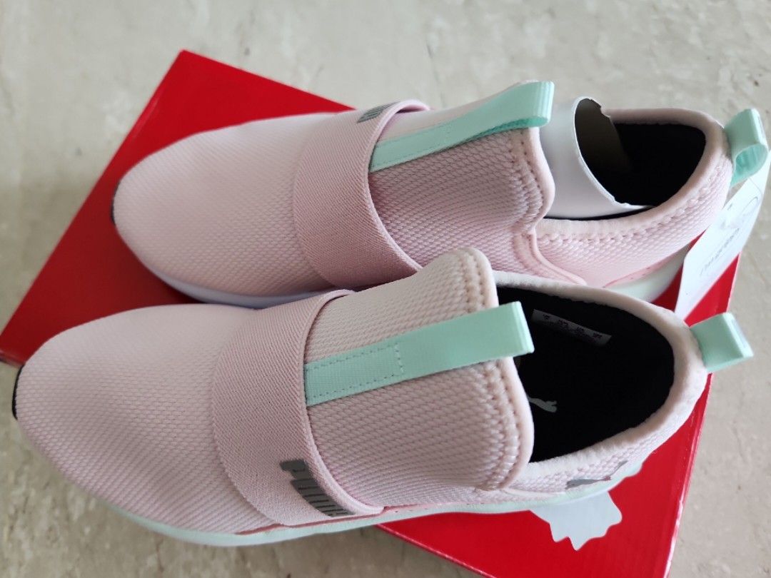 Puma slide outlet on sneakers