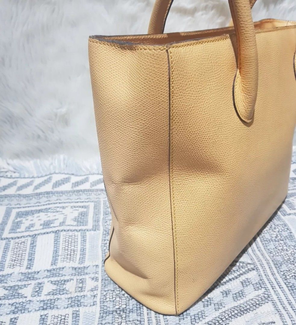 Rare authentic vintage Celine cabas tote bag (Category: Luxury Bags & Wallets) located in Manila. Submitted by luxuryitems_ph (Listing ID 1281178508, Image 3). Description: In good used condition(normal signs of usage) interior needs cleaning. No inclusion..