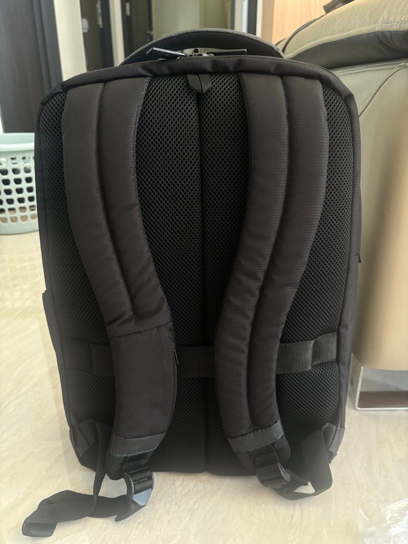 Samsonite Computer Backpack (Category: Backpacks) located in Singapore. Submitted by mistyfairies (Listing ID 1281008342, Image 3). Description: Samsonite Luggage Bag Many compartments Brand New in Packaging .