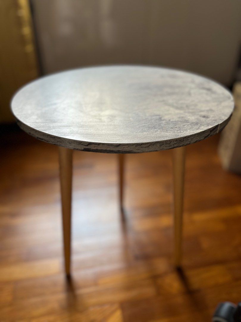 Side table (Category: Tables & Sets) located in Singapore. Submitted by little.miss (Listing ID 1281089026, Image 2). Description: - Small side table - Great for your drink beside the sofa - Lightly used, in good condition.
