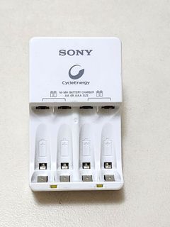 Sony Power Charger for Rechargeable Batteries