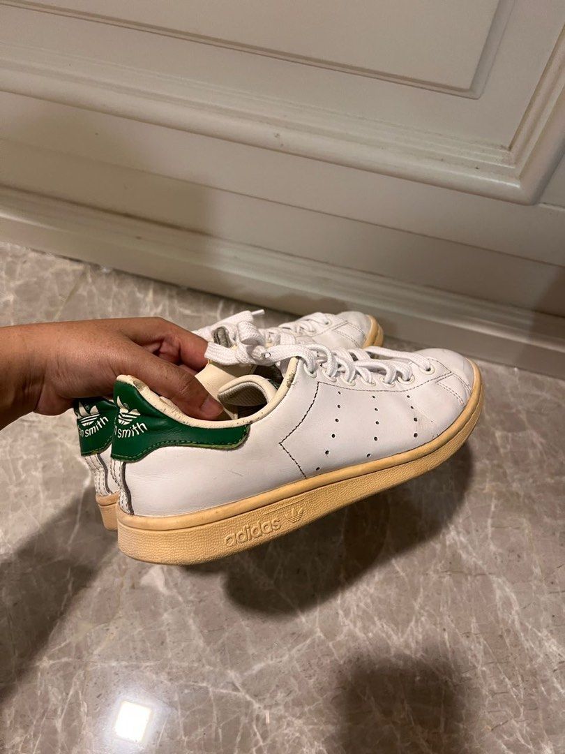 Stan smith sole turning yellow store