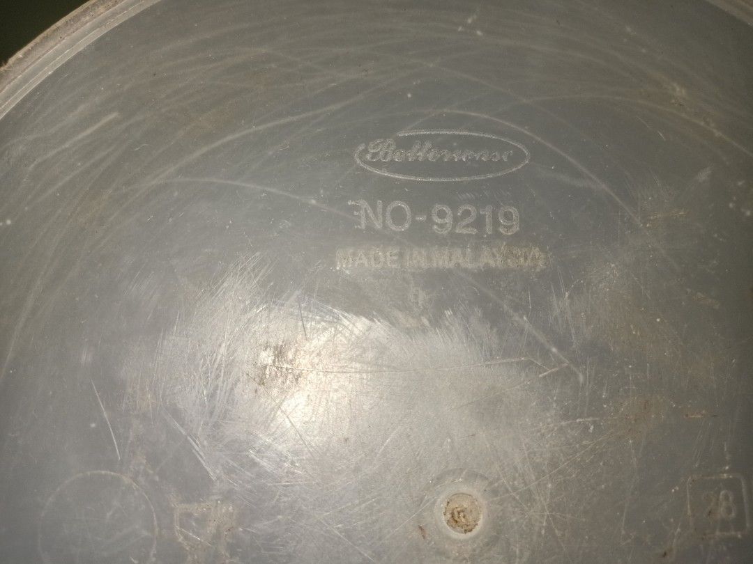 Storage container (Category: Storage Boxes & Baskets) located in Shah Alam. Submitted by chiic123 (Listing ID 1281174239, Image 3). Description: Storage container 36 cm height with 24 cm diameter..
