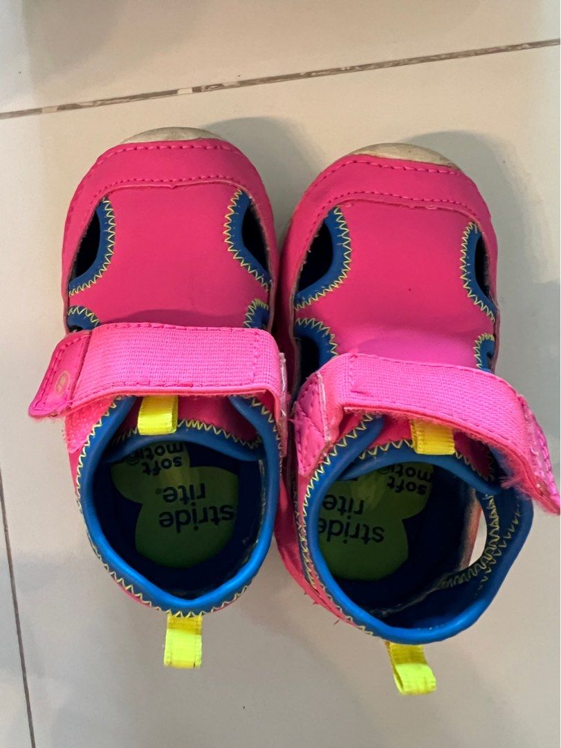Fuchsia shoes top