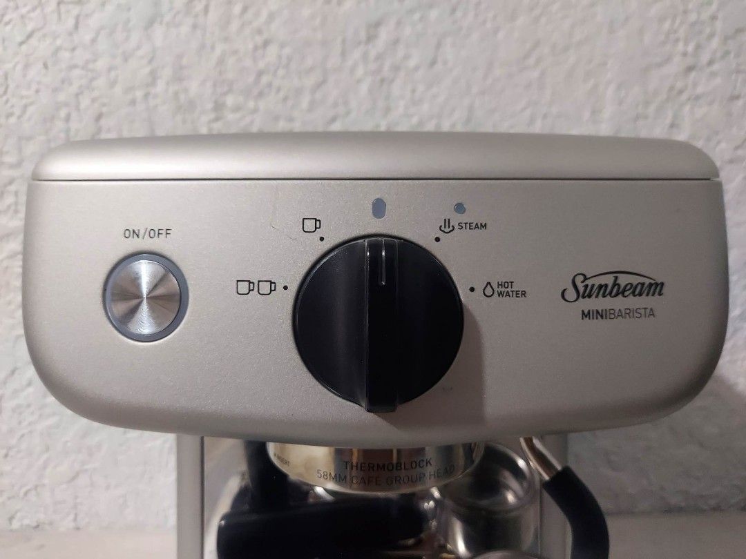 Sunbeam Mini Barista (Category: Coffee Machines & Makers) located in Taytay. Submitted by mikz_1303 (Listing ID 1281109706, Image 3). Description: Sunbeam Mini Barista 📌Color : Silver 📌Model: EM4300S 📌Php 8,500 📌Porta filter 📌2 filter cup 📌Tamper 📌220V 📌Demo and Display Unit 📌Mall Pullout 📌No Issue.