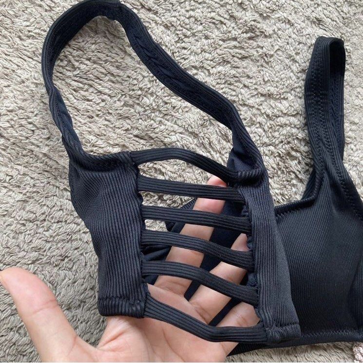 SUPER SALE! STRADIVARIUS Bikini Top (Category: Bikinis & Swimsuits) located in Taguig. Submitted by lowcost_highquality (Listing ID 1281125052, Image 3). Description: Original Price: 1,000++ ☀️Medium on tag can fit small ☀️Removable pads ☀️BNWT inbox meeeee.