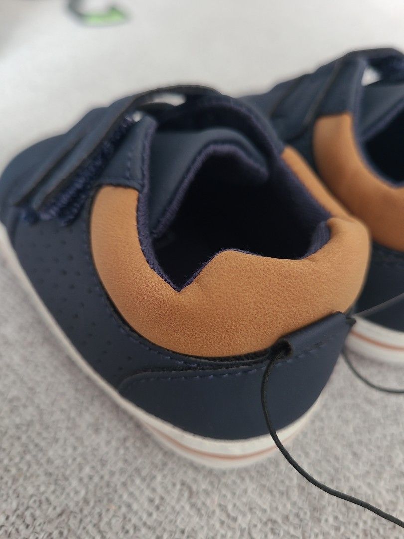 Walking shoes for babies hotsell target