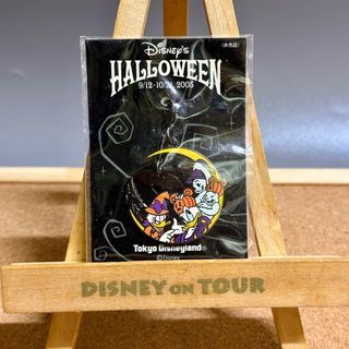 Tokyo Disneyland Halloween Donald & Daisy Duck Metal Charm 3.5cm - Php 200