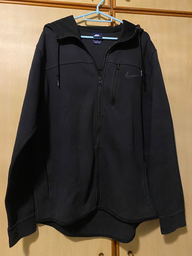 All black on sale nike windbreaker