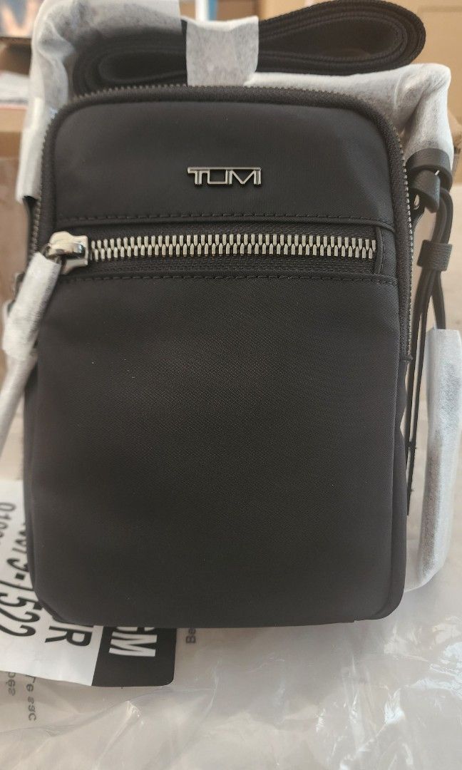 Tumi megamall shop